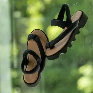 ★追跡&関税込【ISSEY MIYAKExUNITED NUDE】BOUNCE SANDAL Outlander Magazine on X: 